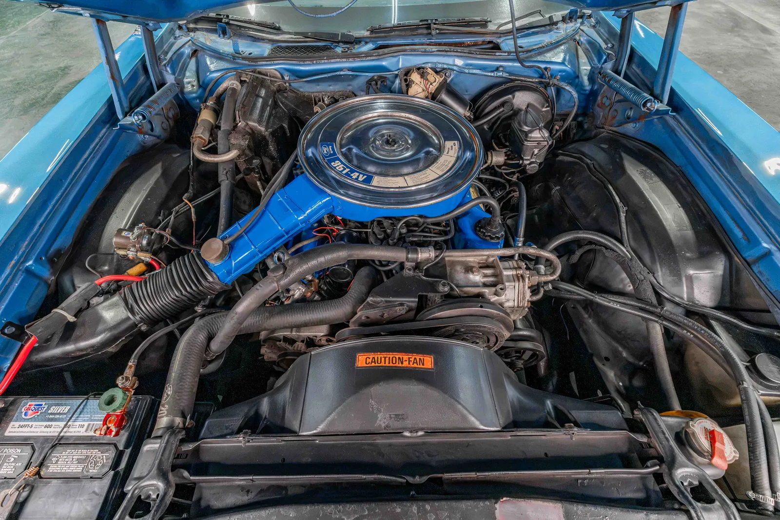 1973-Ford-Torino-Blue Glow Poly-331388-42.jpg